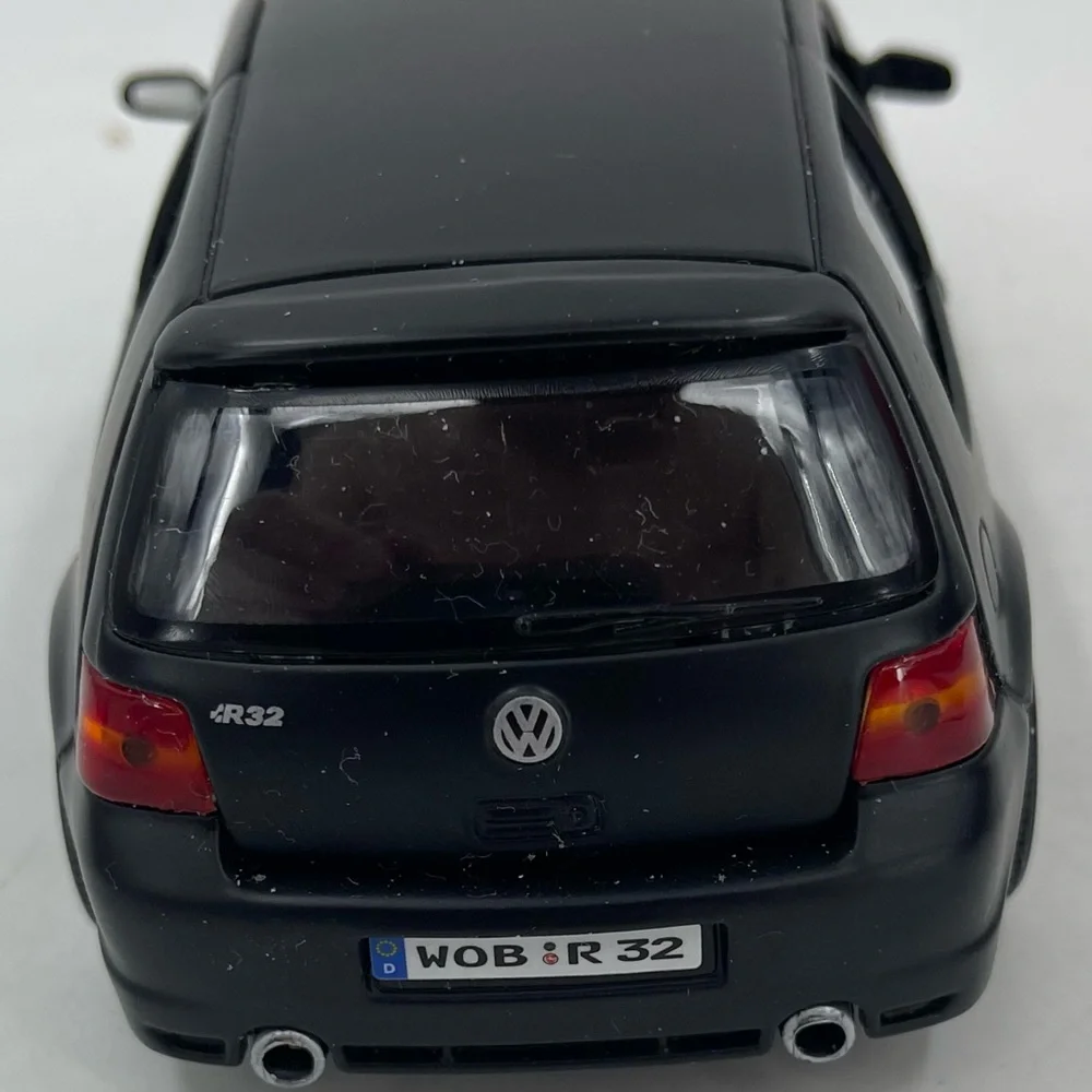 VW Volkswagen Golf‎ Rabbit 4 R32 Black Diecast Model Car 37290 Maisto 1:24 Doors